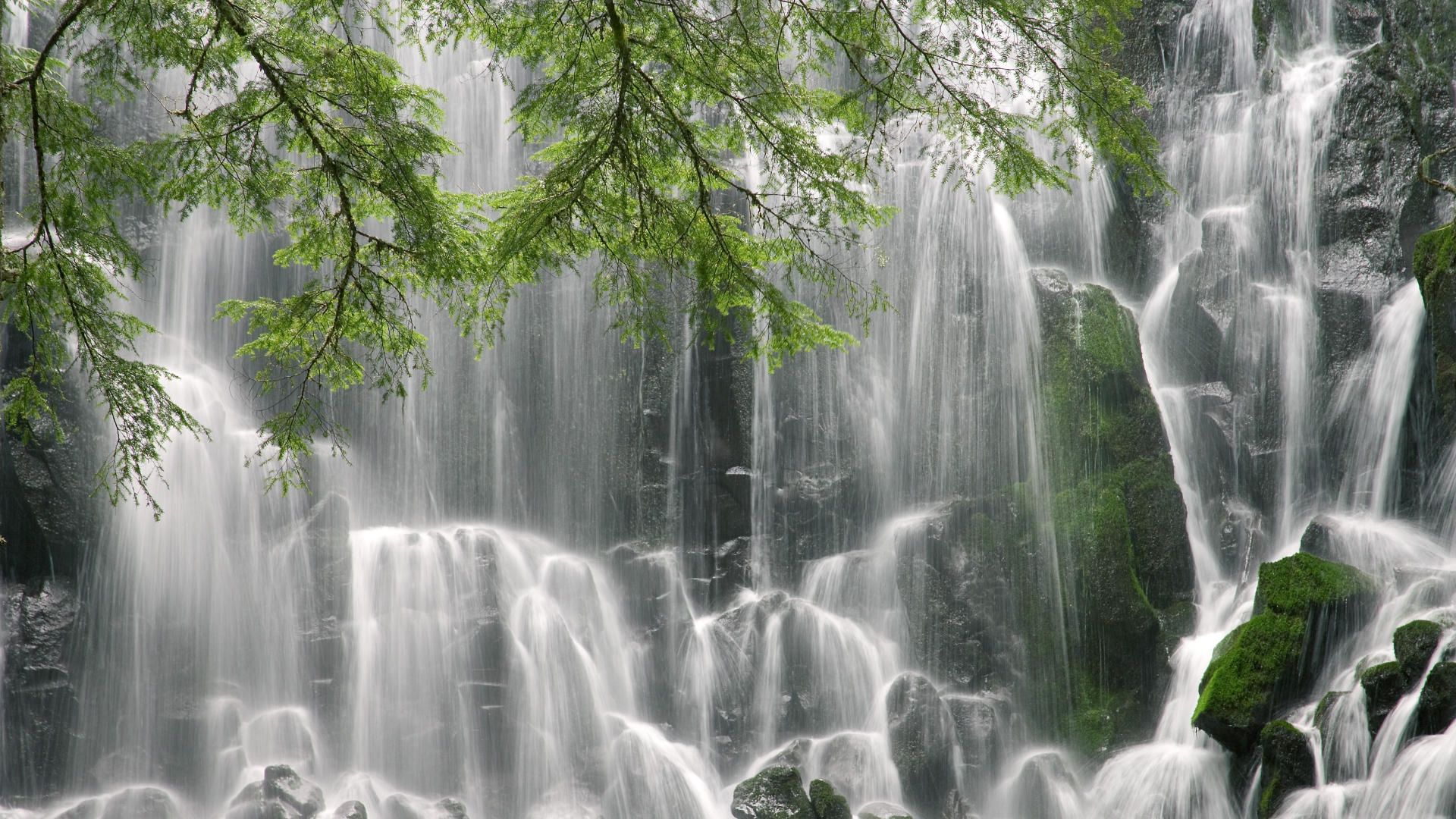 世界青少年水上漂流锦标赛在云南举行，水上漂世界纪录